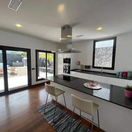 וילה Luna - Stunning 5 Bedroom With Ac