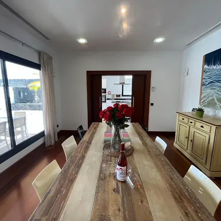 Luna - Stunning 5 Bedroom With Ac *