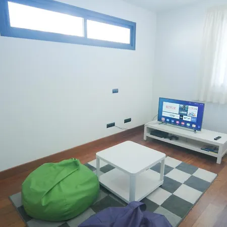 Luna - Stunning 5 Bedroom With Ac
