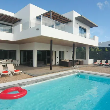 Luna - Stunning 5 Bedroom With Ac Puerto Calero