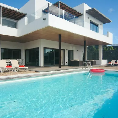 Luna - Stunning 5 Bedroom With Ac