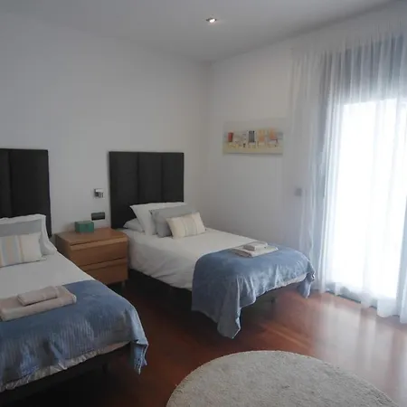 Luna - Stunning 5 Bedroom With Ac