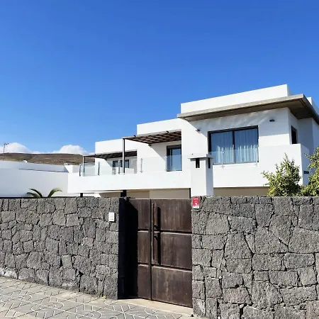Luna - Stunning 5 Bedroom With Ac * Puerto Calero